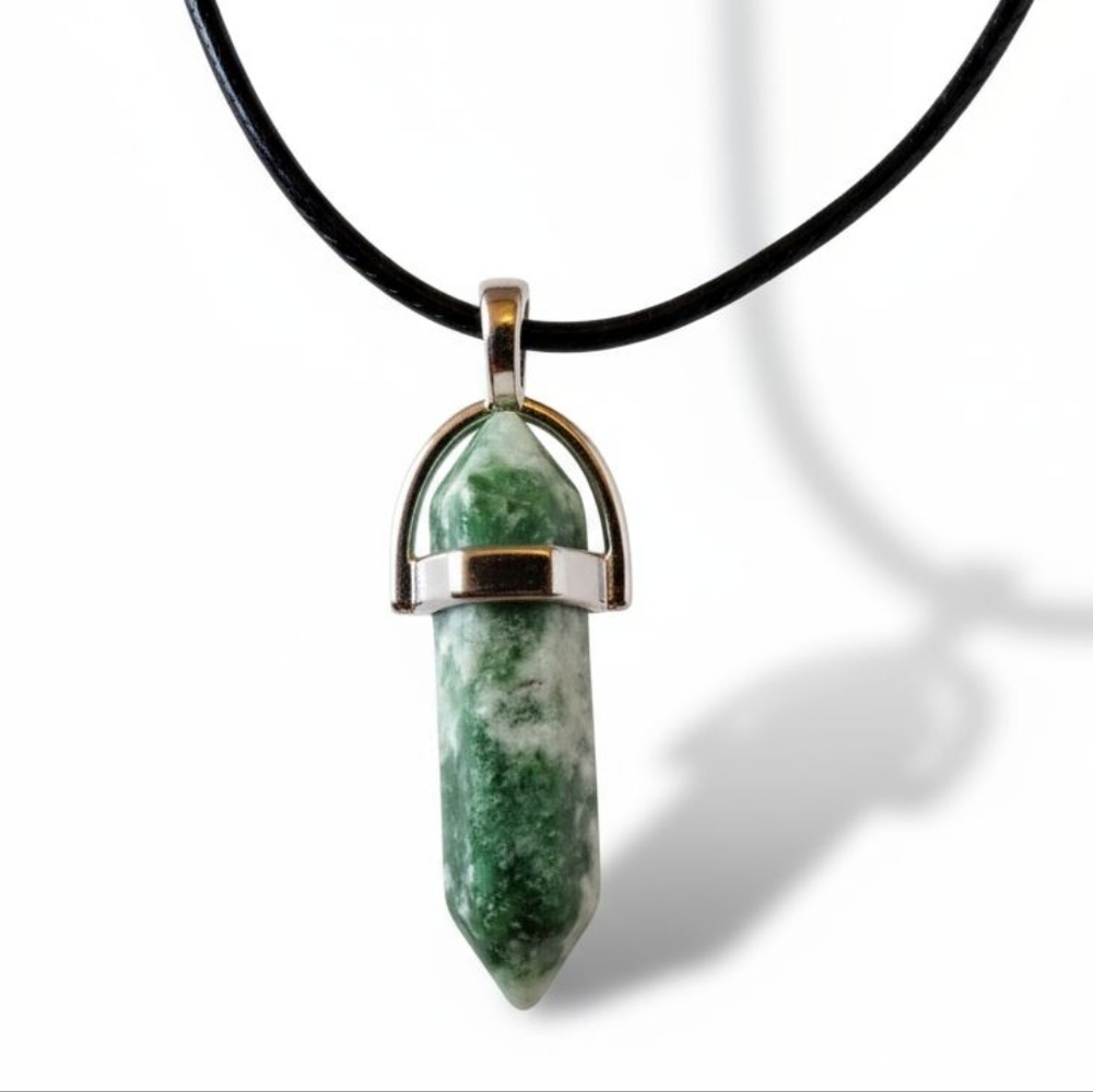 NWT Boho Green Moss Agate Bullet Crystal Pendant Leather Cord Necklace